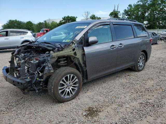 2018 Toyota Sienna XLE