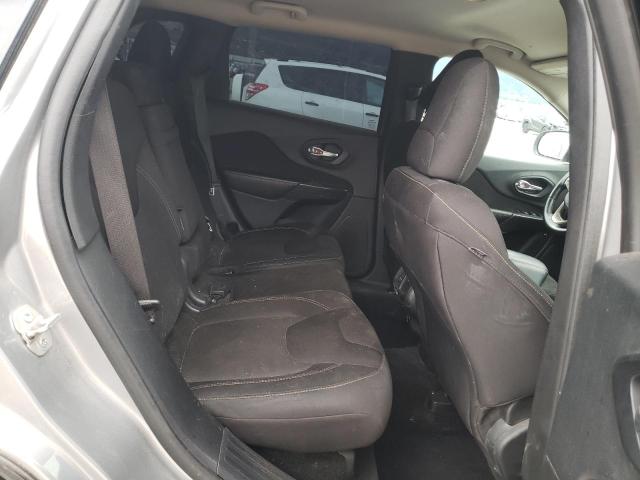 1C4PJLCB4FW683191 Jeep Cherokee Latitude