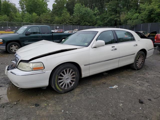 2003 Lincoln Town Car Signature