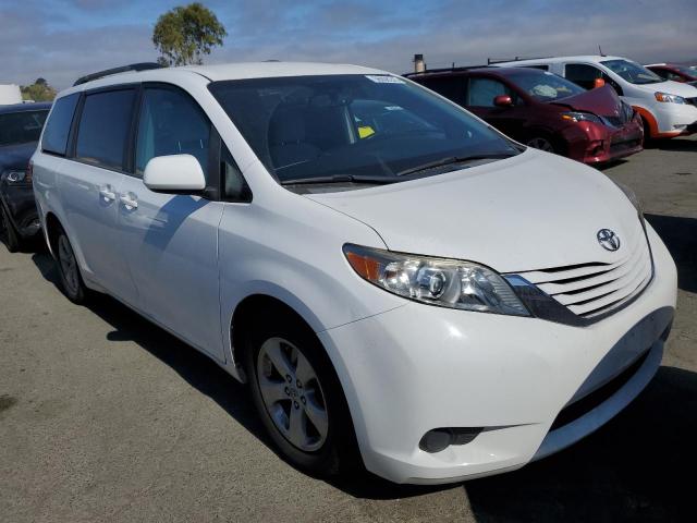 5TDKZ3DC5HS816036 2017 TOYOTA SIENNA, photo no. 4