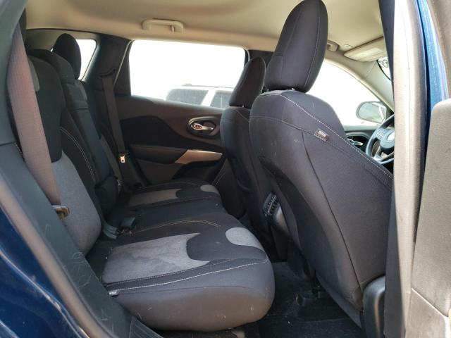 1C4PJLCB7JD566578 Jeep Cherokee Latitude