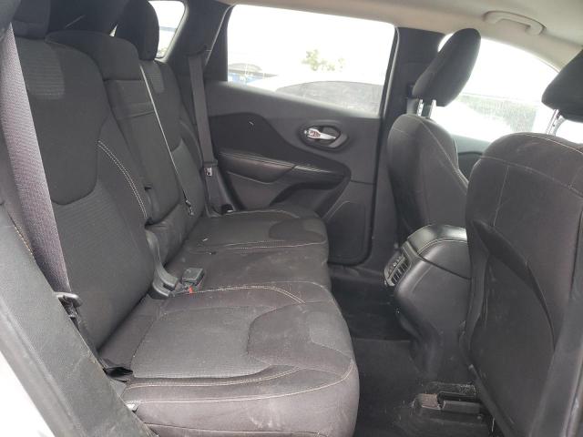 1C4PJLCB9GW128254 Jeep Cherokee Latitude