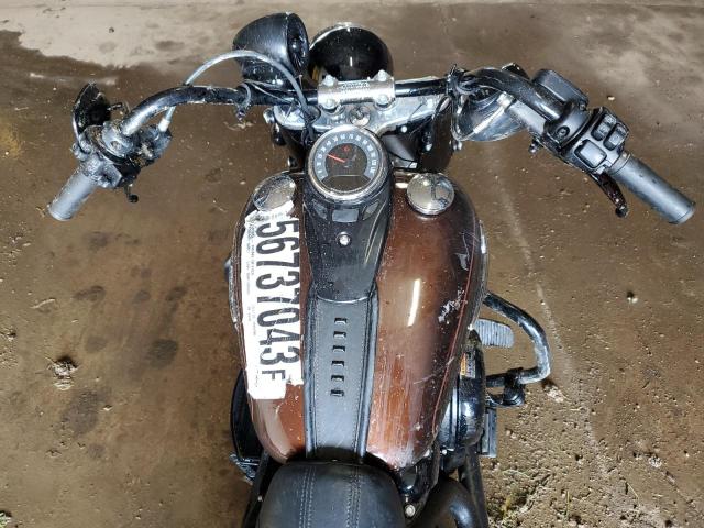 2019 HARLEY-DAVIDSON FLHC 1HD1YAJ2XKB068590