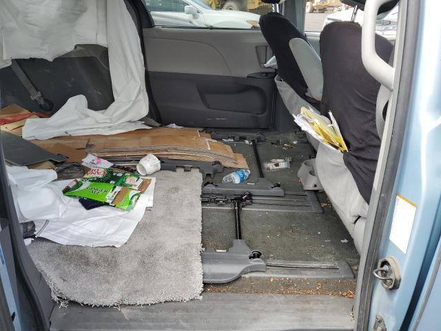 5TDKZ3DC2HS883886 Toyota SIENNA LE