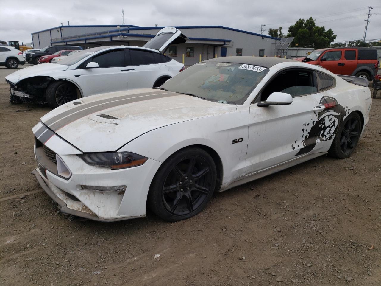  Salvage Ford Mustang