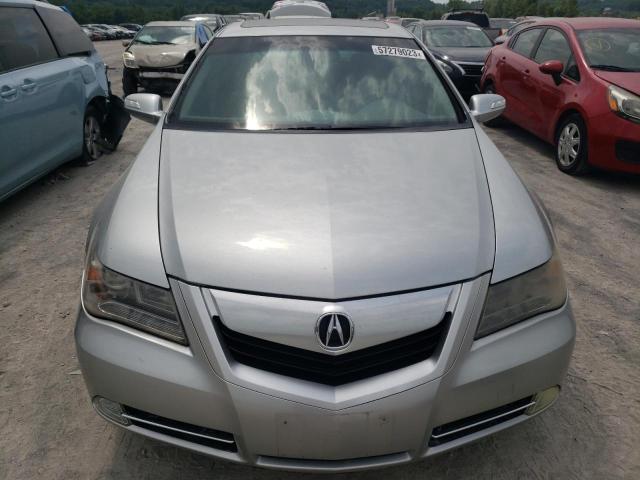 VIN: JH4KB2F60AC001836 Auction: COPART Lot: 57279023 Location: IL - SOUTHERN ILLINOIS JH4KB2F60AC001836 ACURA RL 2010 SILVER Photo 5