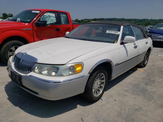 2001 Lincoln Town Car Signature