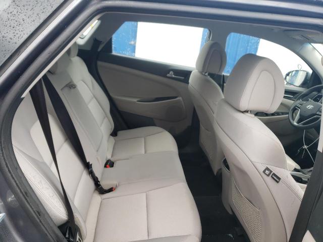 2017 HYUNDAI TUCSON SE - KM8J2CA49HU543042