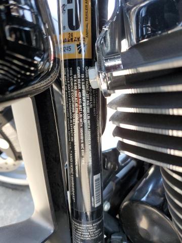 2017 HARLEY-DAVIDSON FLHXS STRE - 1HD1KRC18HB692417