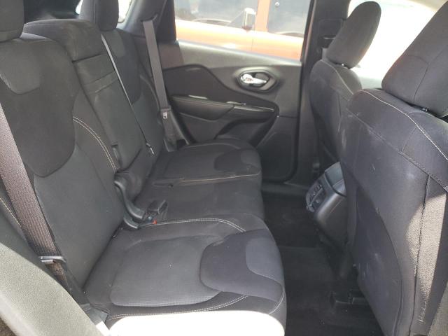 1C4PJMCB8HW556193 Jeep Cherokee Latitude