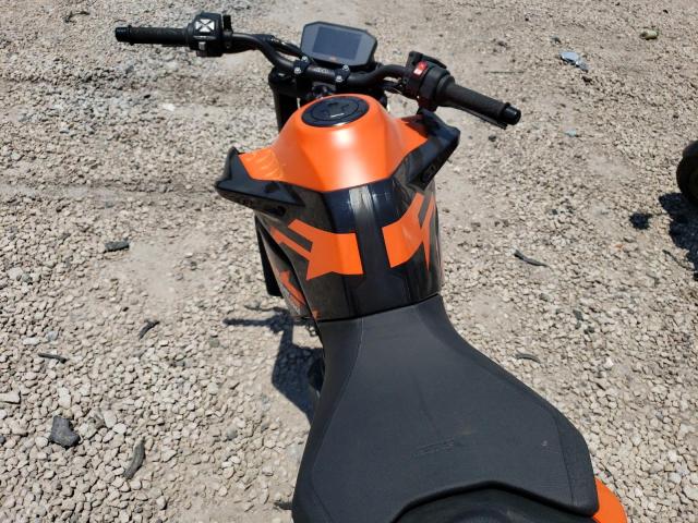 2022 KTM 890 DUKE R VBKTU9404NM842175