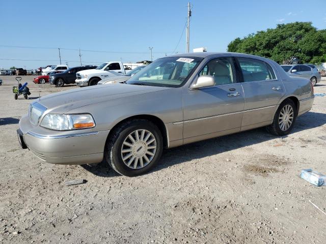 2003 Lincoln Town Car Signature