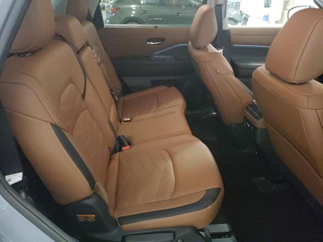 5N1DR3DJ5NC235975 Nissan Pathfinder Platinum
