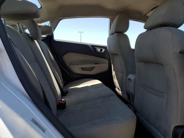 3FADP4BJ1FM225467 Ford FIESTA SE