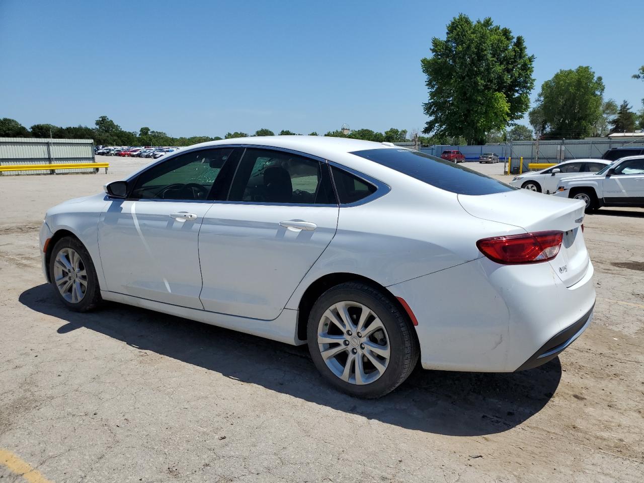 2015 Chrysler 200 Limited vin: 1C3CCCAB0FN728259