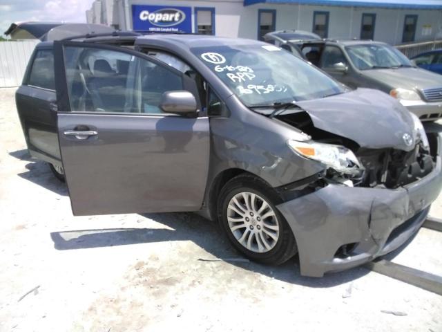 2016 Toyota Sienna XLE