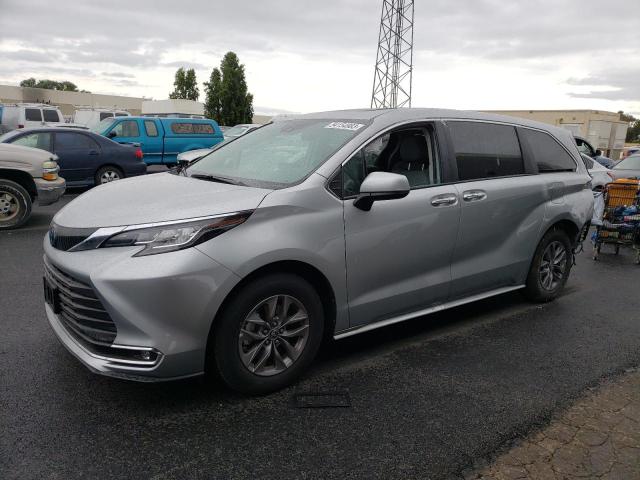 2023 Toyota Sienna XLE