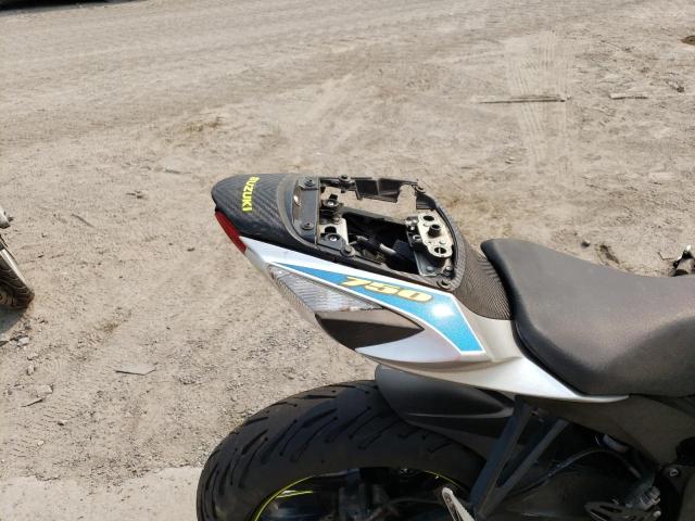 2011 SUZUKI GSX750 - JS1GR7MA2B2103647
