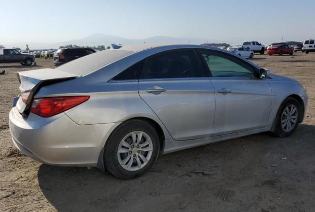 VIN: 5NPEB4AC1CH416145 Auction: COPART Lot: 57729603 Location: CA - BAKERSFIELD 5NPEB4AC1CH416145 HYUNDAI SONATA 2012 SILVER Photo 3