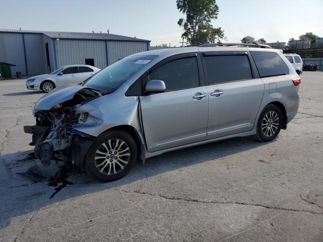 2018 Toyota Sienna XLE