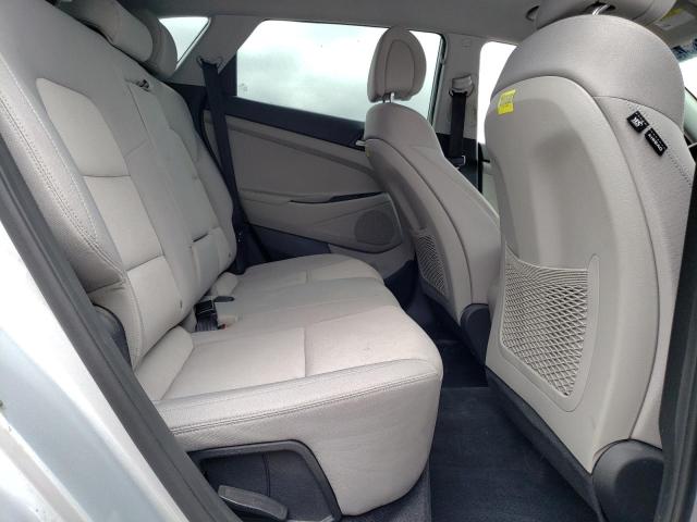KM8J33A49JU643063 Hyundai TUCSON SEL