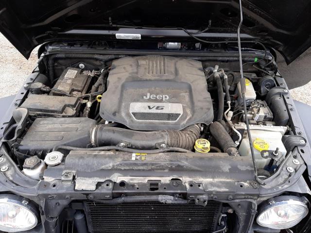 1C4BJWDG5HL744090 Jeep Wrangler Unlimited Sport