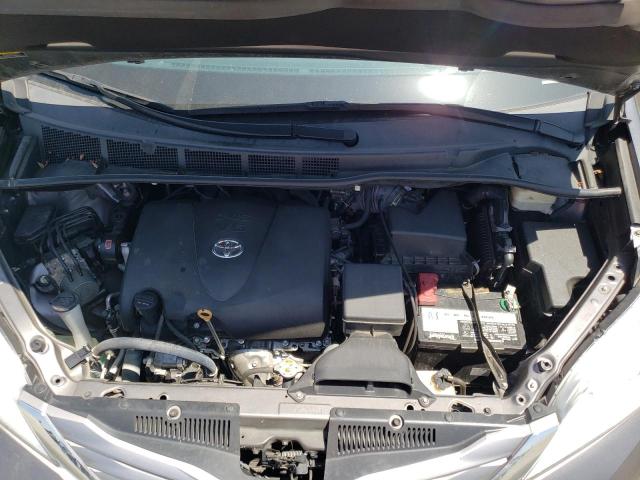 5TDYZ3DC9HS872216 Toyota SIENNA XLE