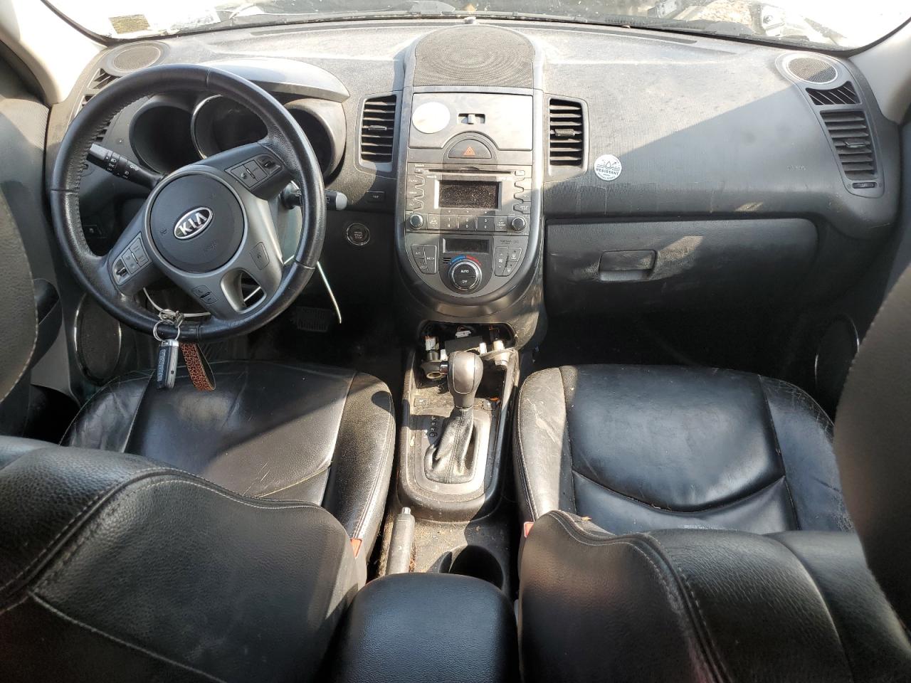 KNDJT2A27B7729842 2011 Kia Soul +