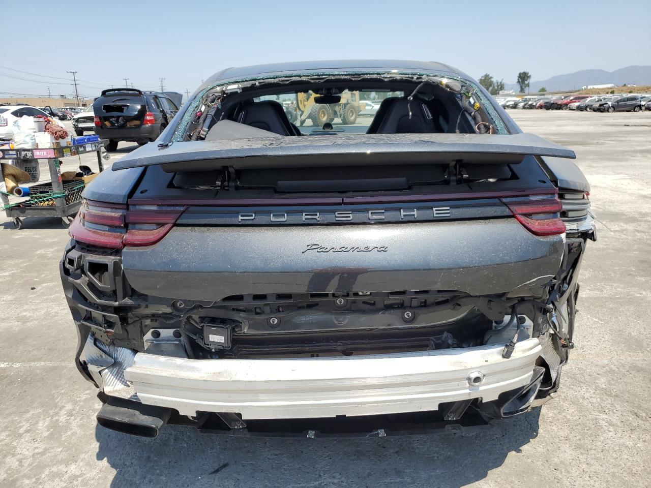 WP0AA2A73LL100671 2020 Porsche Panamera Base