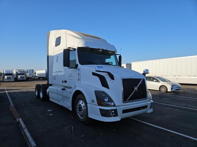 Salvage Trucks with No Bids Yet For Sale at auction: 2012 Volvo VN VNL