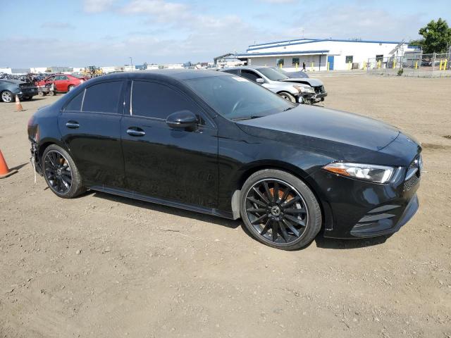 WDD3G4EB9KW027200 Mercedes-Benz A 220