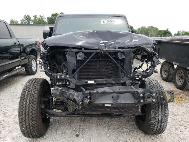 1C4HJXEG6JW289852 Jeep Wrangler Unlimited Sahara