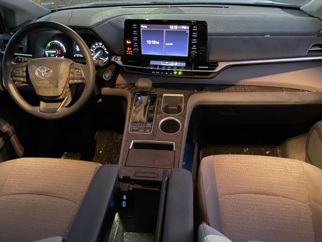 5TDKRKEC2NS118441 Toyota SIENNA LE