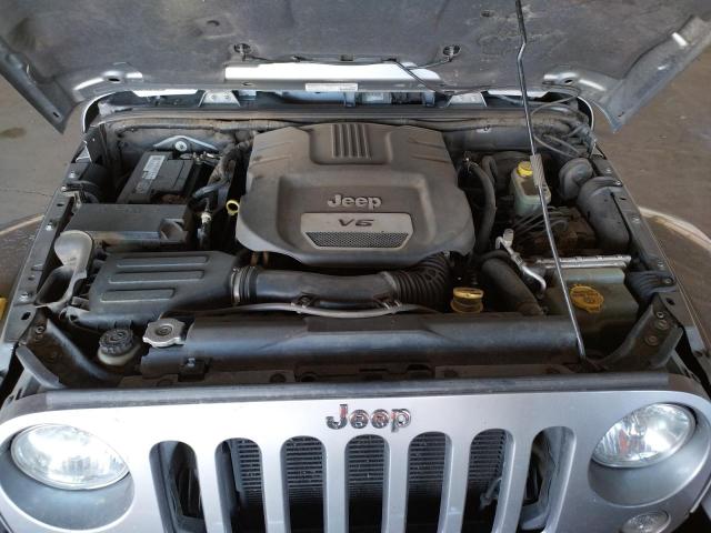 1C4BJWEGXEL109764 Jeep Wrangler Unlimited Sahara