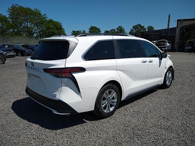 2022 TOYOTA SIENNA XSE - 5TDDSKFC4NS047089
