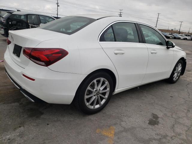 WDD3G4EB2KW022940 Mercedes-Benz A 220