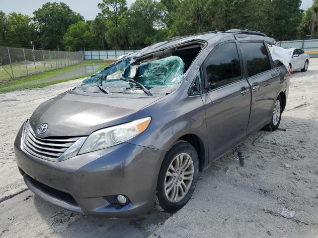 2016 Toyota Sienna XLE