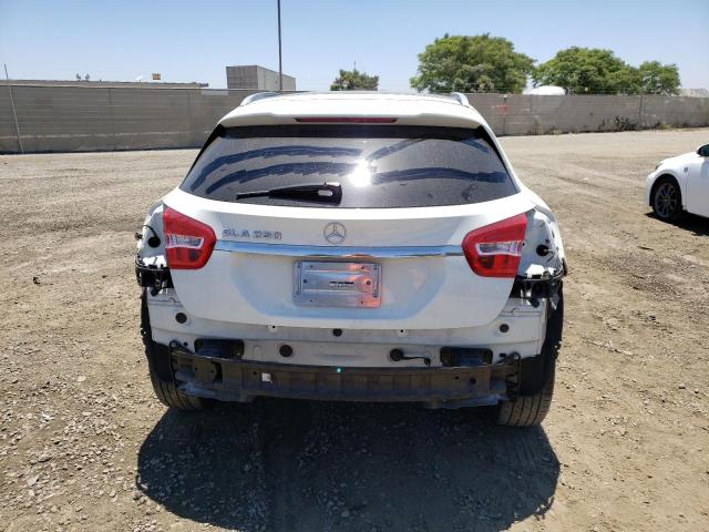 WDCTG4EB8FJ137890 Mercedes-Benz GLA 250