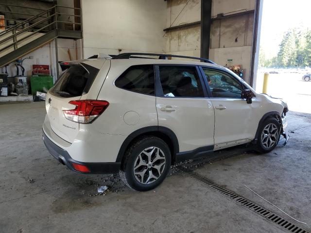 JF2SKAJC3LH608748 Subaru Forester Premium