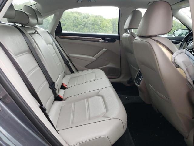  VOLKSWAGEN PASSAT 2017 Сірий