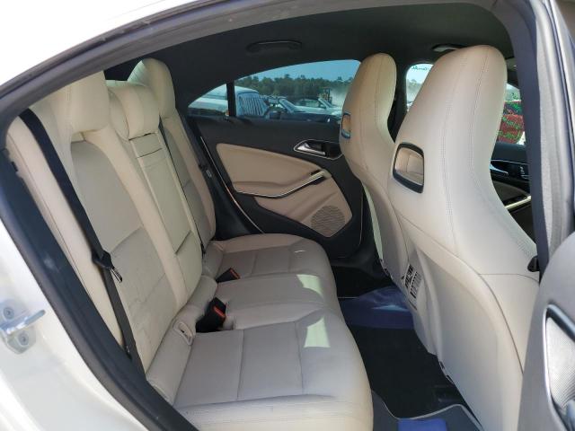 WDDSJ4EB9HN406368 Mercedes-Benz CLA 250