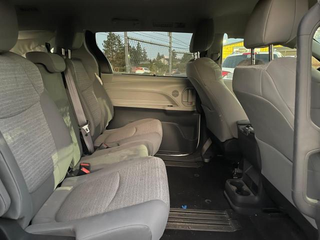 5TDKRKEC2NS118441 Toyota SIENNA LE