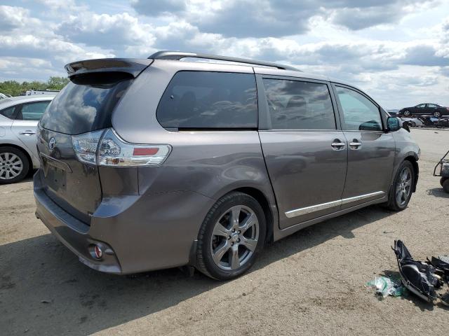 5TDXZ3DC5HS839886 2017 TOYOTA SIENNA, photo no. 3