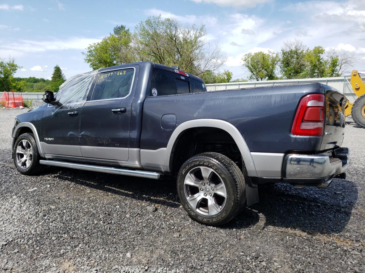 2020 Ram 1500 Laramie vin: 1C6SRFRT0LN272464