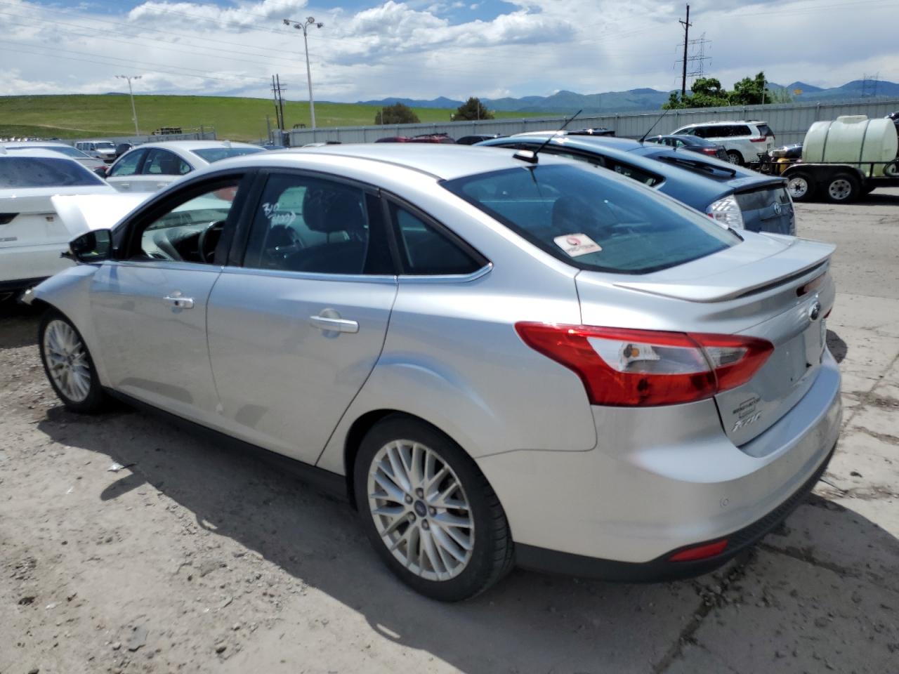 2014 Ford Focus Titanium vin: 1FADP3J25EL319517