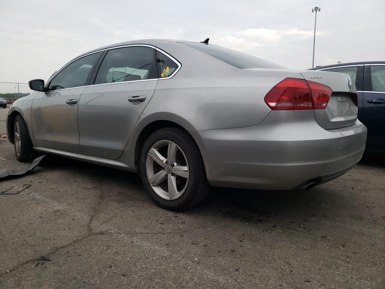 1VWBP7A33DC047210 2013 Volkswagen Passat Se