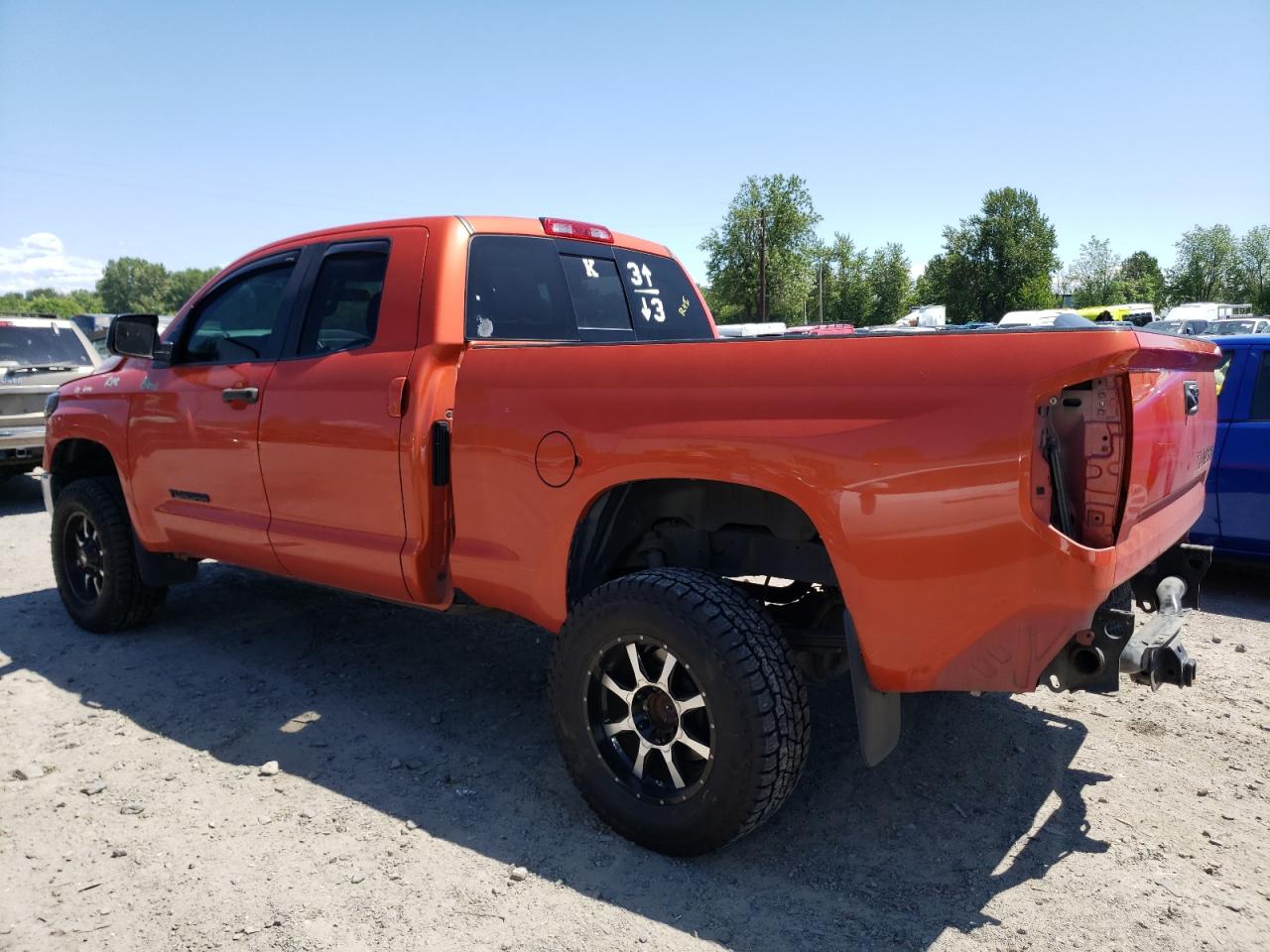 VIN: 5TFUY5F18HX595058 2017 TOYOTA TUNDRA