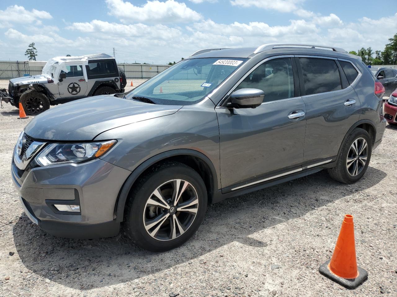 VIN: JN8AT2MT0HW146990 2017 NISSAN ROGUE