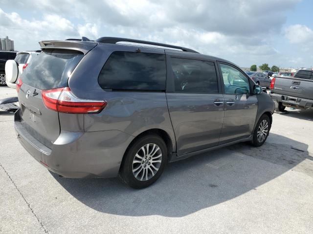 5TDYZ3DC3JS933565 2018 TOYOTA SIENNA, photo no. 3