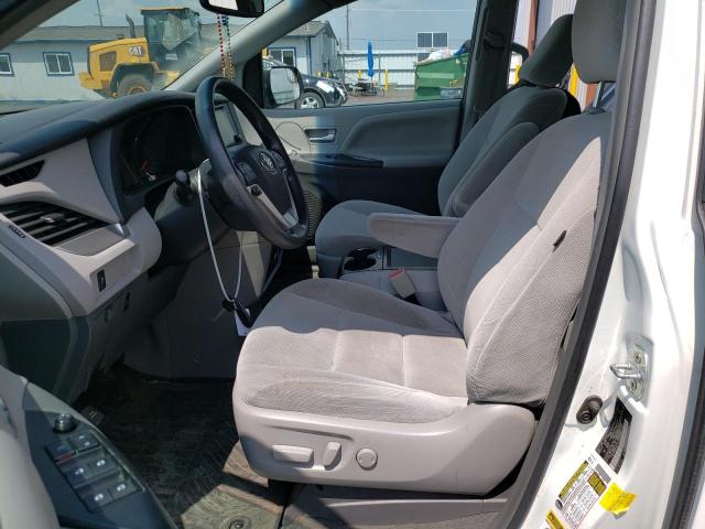 5TDKZ3DC8HS823546 Toyota SIENNA LE